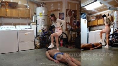 HoneyPotProductions - Bored BallBusting [FullHD 1920P]